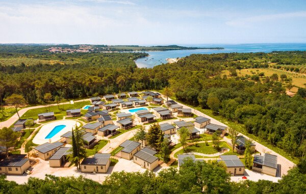 Camping / Mobil Home romantique, 1 chambre, avec piscine