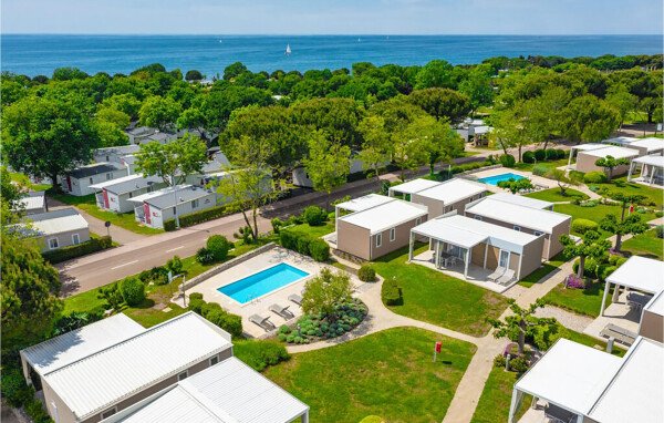 Camping / Mobil Home cozy, 2 chambres, avec vue sur mer