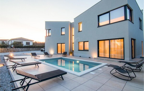 Casa 4 camere, con piscina