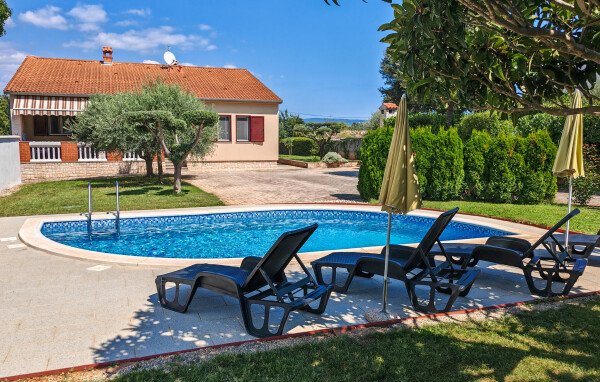 Ferienhaus 3 Schlafzimmer, mit Pool