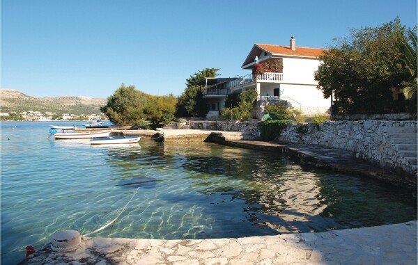 House 2 bedrooms, with sea view