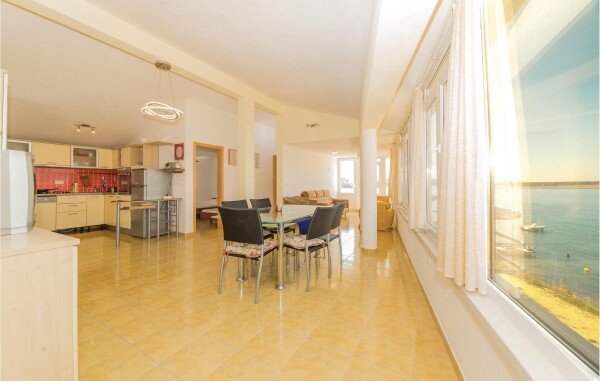 Casa 2 camere, con vista mare