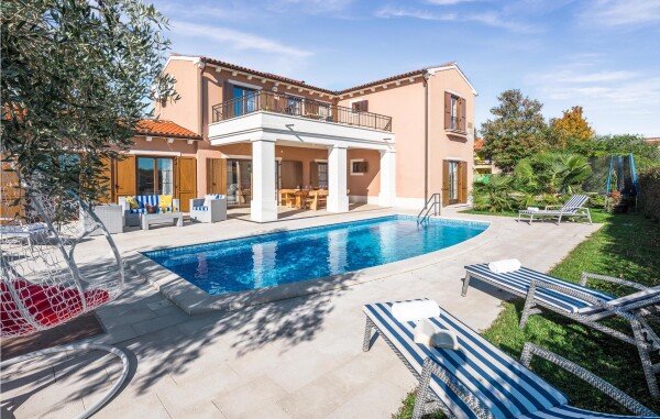Ferienhaus 4 Schlafzimmer, mit Pool