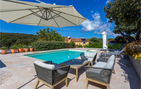 Casa 2 camere, con piscina