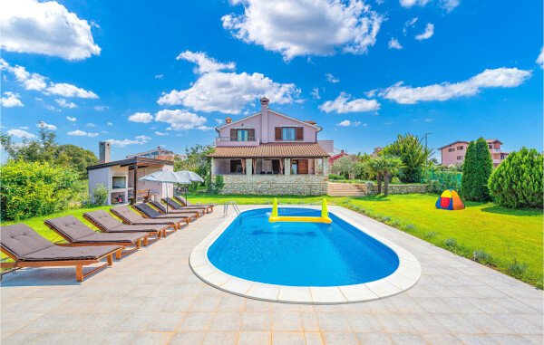 Ferienhaus 4 Schlafzimmer, mit Pool