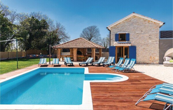Ferienhaus 4 Schlafzimmer, mit Pool