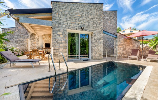 House 2 bedrooms, with sea view