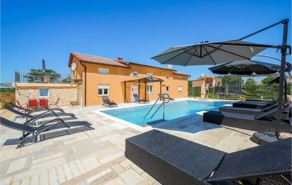 Ferienhaus 5 Schlafzimmer, mit Pool