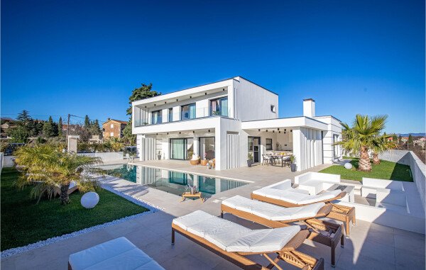 Casa 4 camere, con vista mare