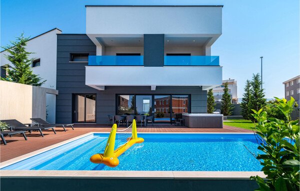 Casa 4 camere, con vista mare