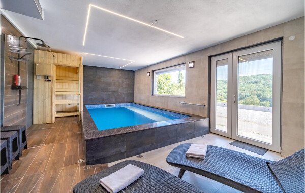 Huis 4 slaapkamers, met zwembad