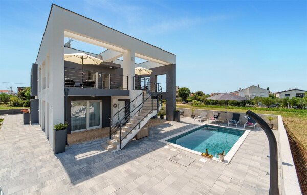 @todoptApartment @todopt1 bedroom, with sea view