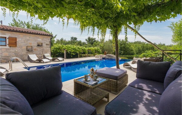Ferienhaus 3 Schlafzimmer, mit Pool