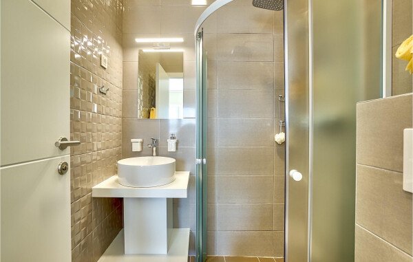 Casa 2 camere, con piscina