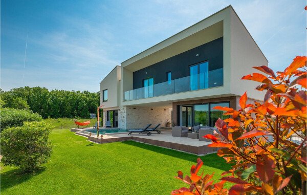 Casa 3 camere, con piscina