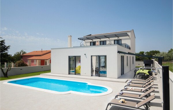 Maison moderne, 4 chambres, avec piscine