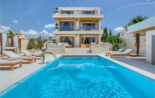 Ferienhaus 5 Schlafzimmer, mit Pool