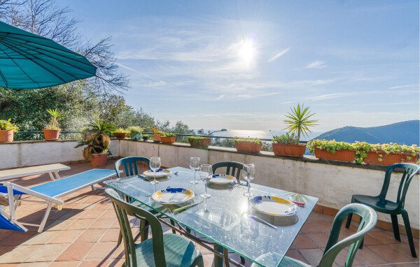 Casa 2 camere, con vista mare