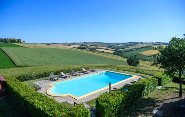 Casa 9 camere, con piscina