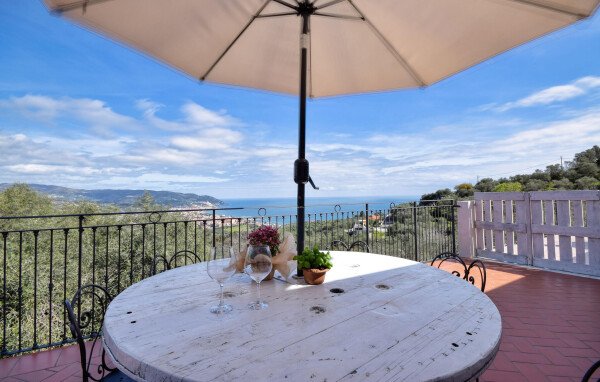 Casa 1 camera, con vista mare