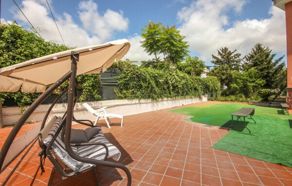 Casa 2 camere, con giardino