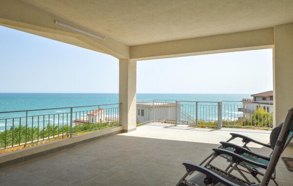 Casa 3 camere, con vista mare