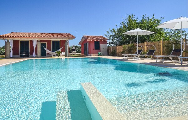 Casa 2 camere, con piscina