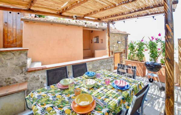 Casa 2 camere, con giardino