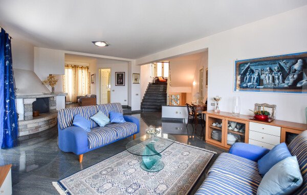 Casa 4 camere, con vista mare