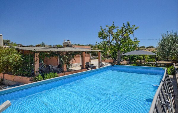 Casa 2 camere, con piscina