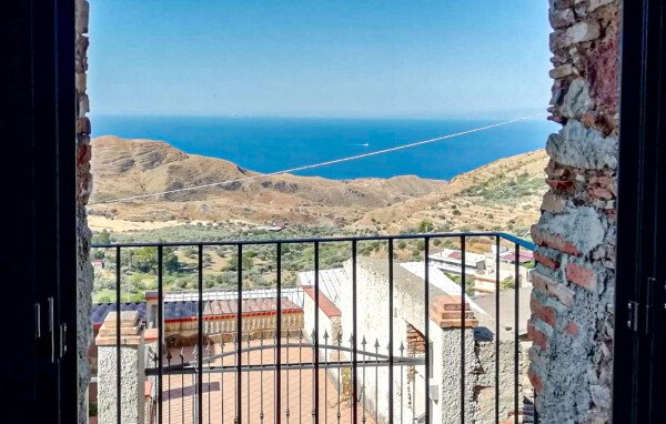 Casa 2 camere, con vista mare