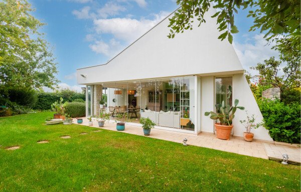 Casa 4 camere, con giardino