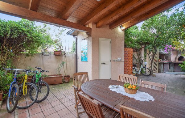 Casa 3 camere, con giardino