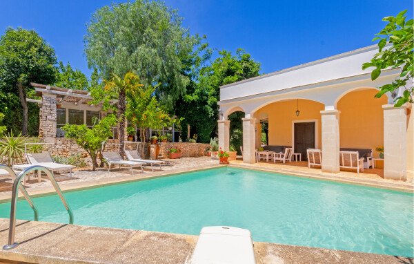 Casa 1 camera, con piscina