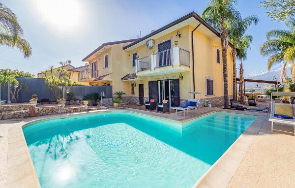 Casa 3 camere, con piscina