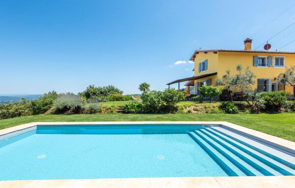 Casa 4 camere, con piscina