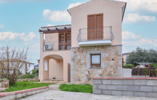 Casa 2 camere, con giardino