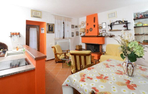 Casa 3 camere, con caminetto
