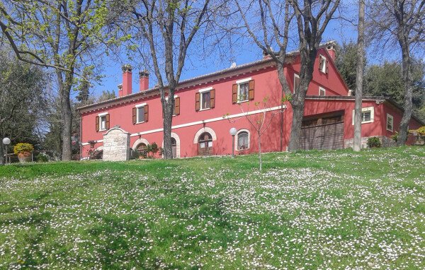 Casa 4 camere, con giardino