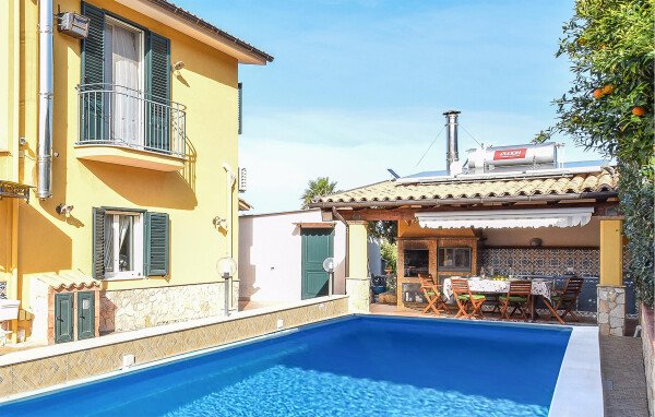 Casa 3 camere, con vista mare