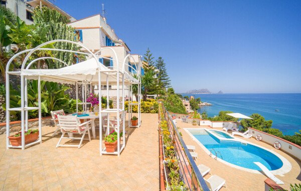 Casa 6 camere, con vista mare