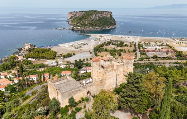 Casa 5 camere, con vista mare