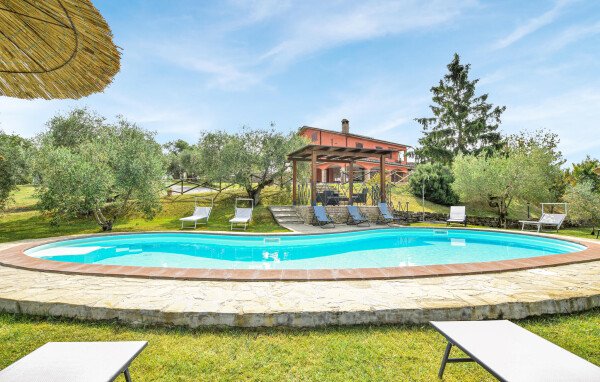 Casa 7 camere, con piscina