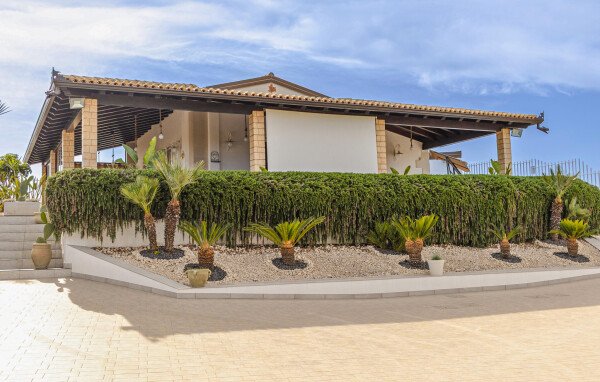 Casa 3 camere, con giardino