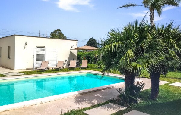 Casa 1 camera, con piscina