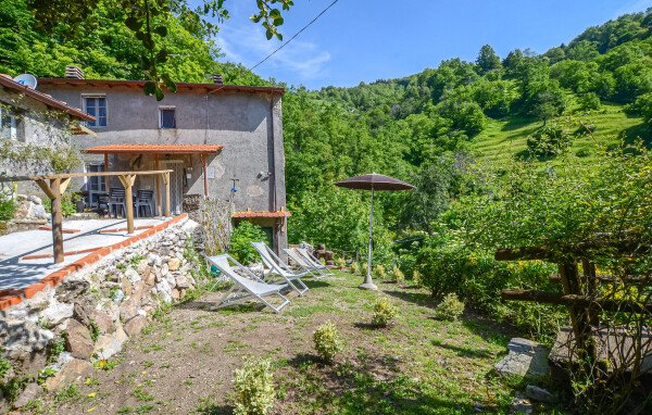 Casa 2 camere, con giardino