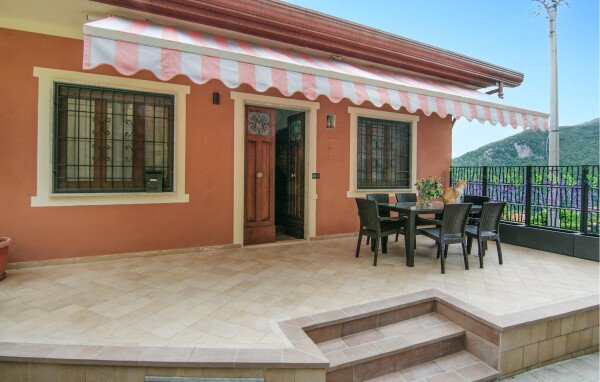 Casa 2 camere, con vista mare