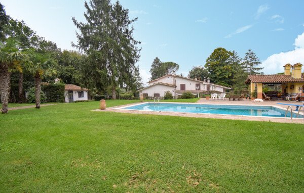 Casa 1 camera, con piscina