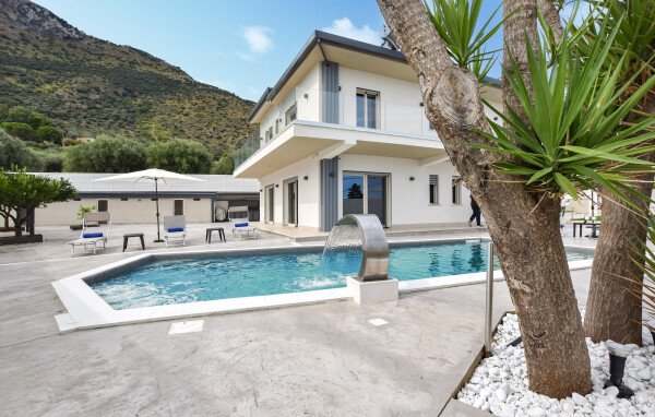 Casa 4 camere, con vista mare