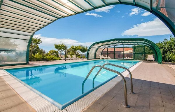 Casa 1 camera, con piscina